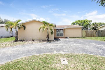 9611 Johnson St Pembroke Pines, FL 33024